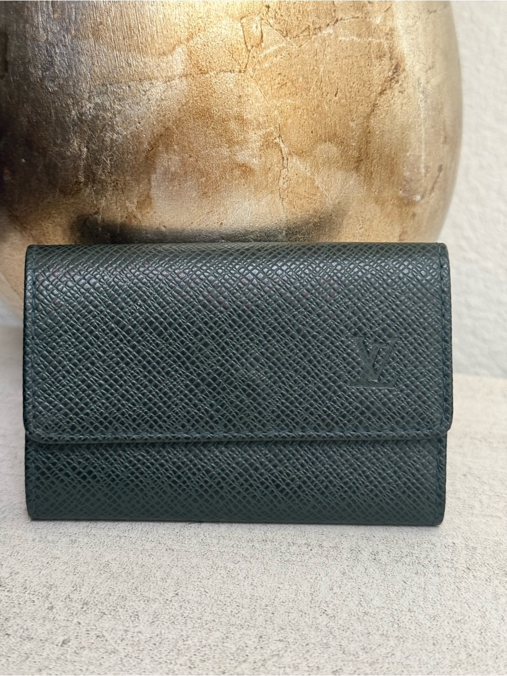 LOUIS VUITTON Taiga Leather 6 Key Holder